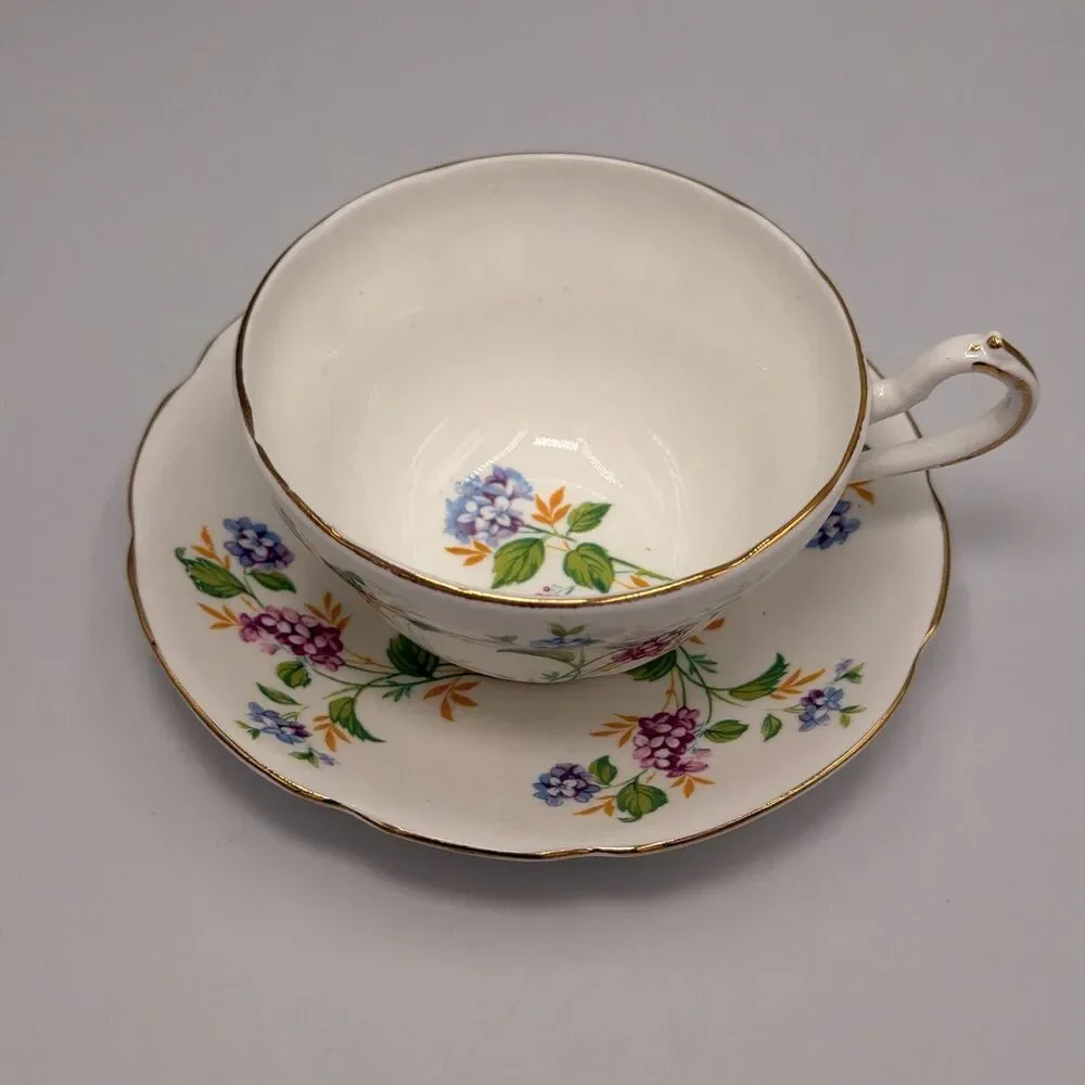 Vintage Regina Fine Bone China Floral Cup & Saucer Gold Trim England Flaw